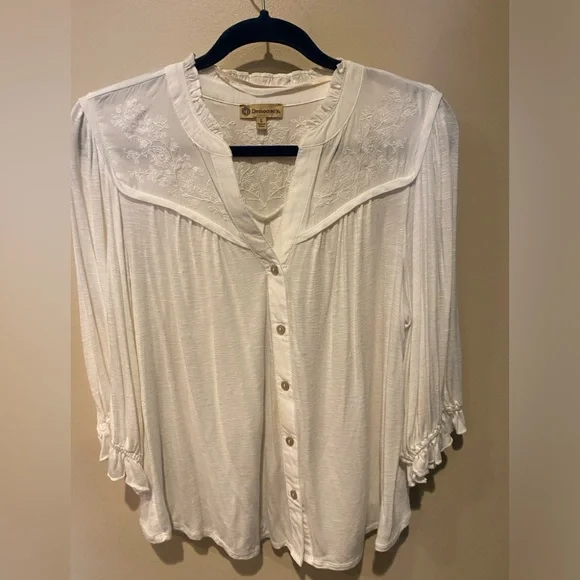 Democracy white buttoned down top - Picture 1 of 5